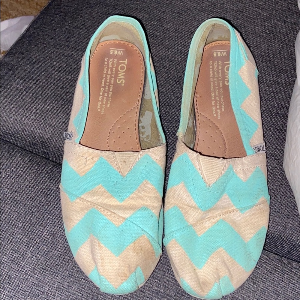 Chevron Toms